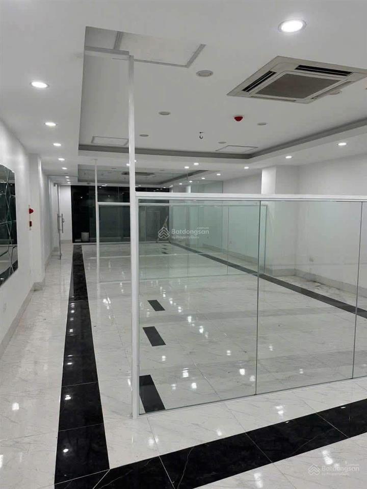 Cho thuê mặt bằng kinh doanh, văn phòng, mặt phố vũ đức thận lb, ngay sau trung tâm tm bigc lb.