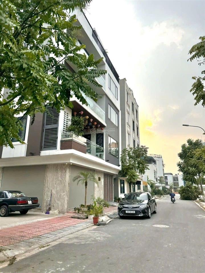 Bán lô đất tại khu tđc ngọc thụy, bồ đề, lb, đường 2 ô tô dừng đỗ  50m2  mt 5m  13.6 tỷ