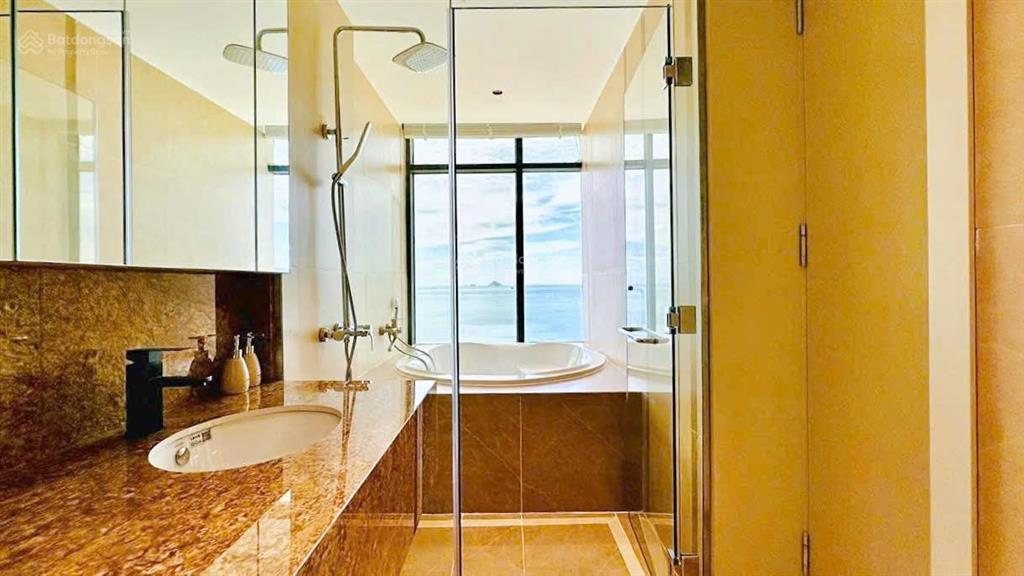 Kiều trinh  hàng hiếm  căn hộ 3pn view biển đông nam  oc3 mường thanh viễn triều