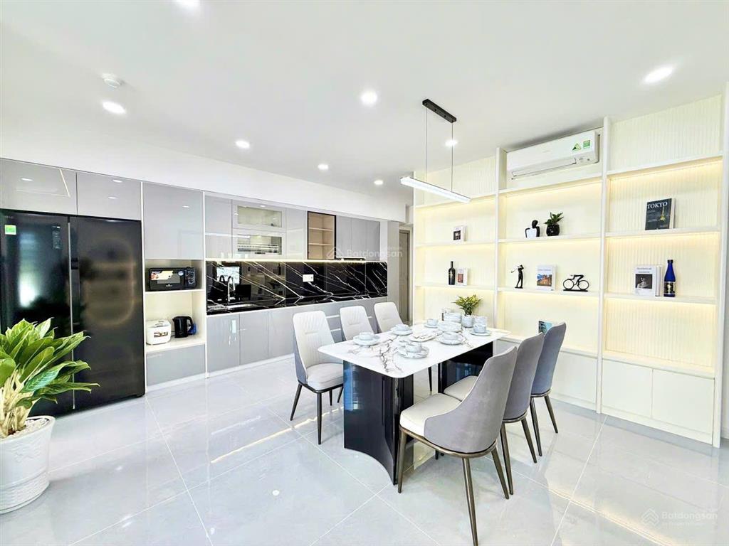 Kiều trinh  chủ gửi bán căn góc 3 ngủ mường thanh viễn triều nội thất mới 100%