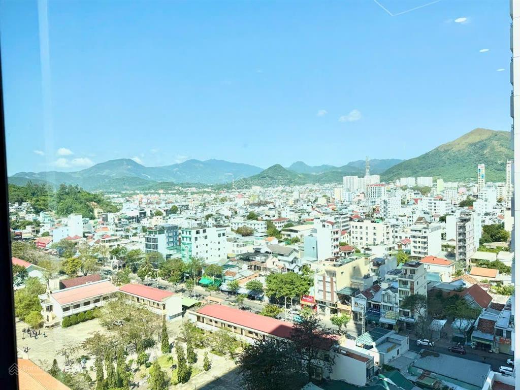 Kiều trinh  chủ gửi bán căn góc 3 ngủ mường thanh viễn triều nội thất mới 100%
