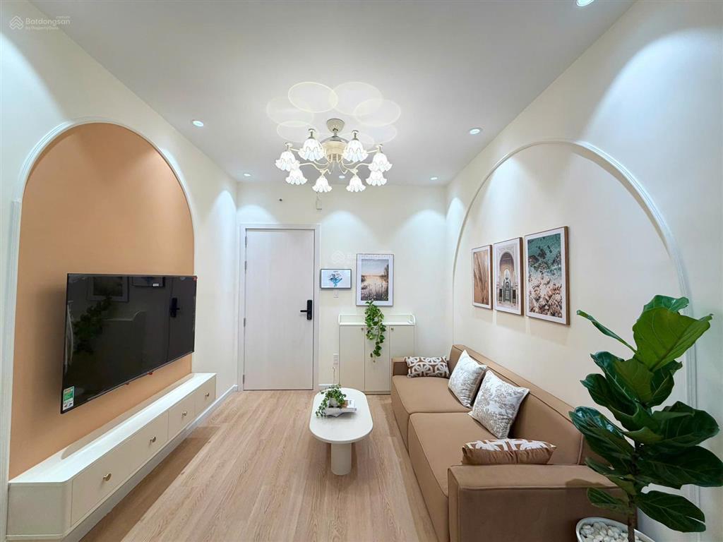 Kiều trinh  chủ gửi bán căn xéo biển 1424 (tầng 14 số 24 toà oc1b) giá 3 tỷ 280