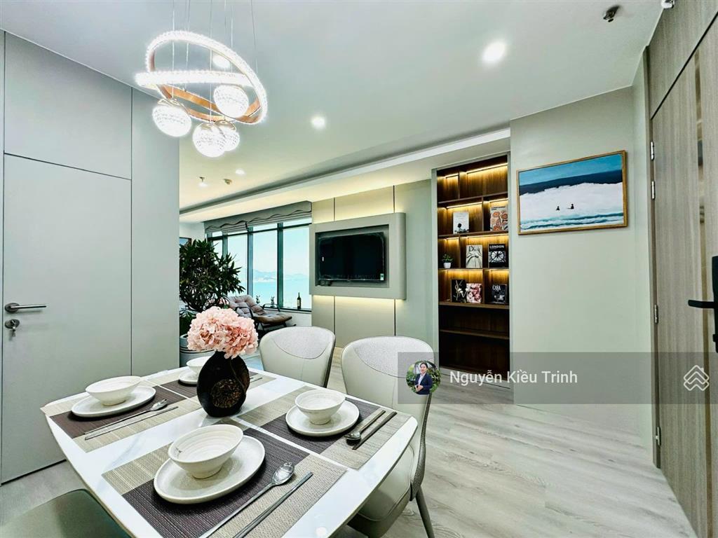 Đặc biệt  căn góc view biển đẹp xuất sắc, 45m2, nội thất đẹp, cho thuê 20tr/th
