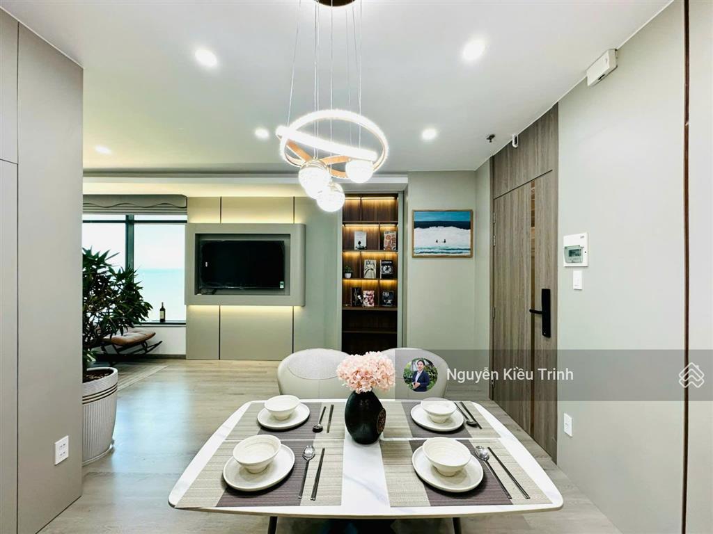 Đặc biệt  căn góc view biển đẹp xuất sắc, 45m2, nội thất đẹp, cho thuê 20tr/th