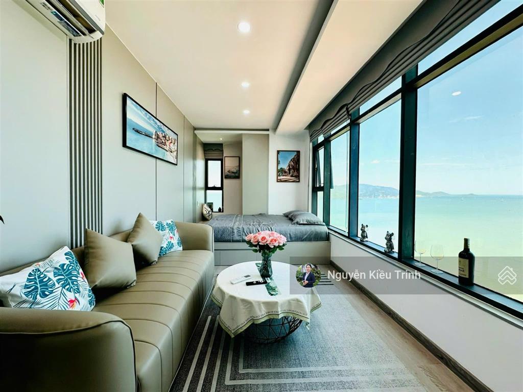 Đặc biệt  căn góc view biển đẹp xuất sắc, 45m2, nội thất đẹp, cho thuê 20tr/th