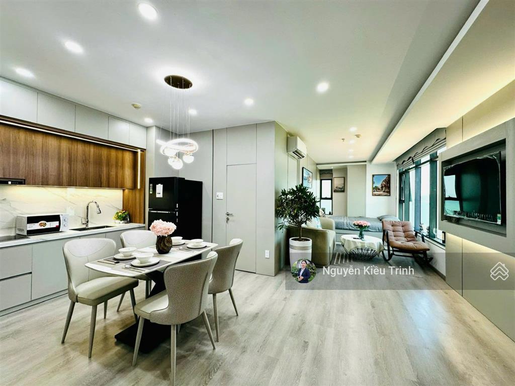 Đặc biệt  căn góc view biển đẹp xuất sắc, 45m2, nội thất đẹp, cho thuê 20tr/th