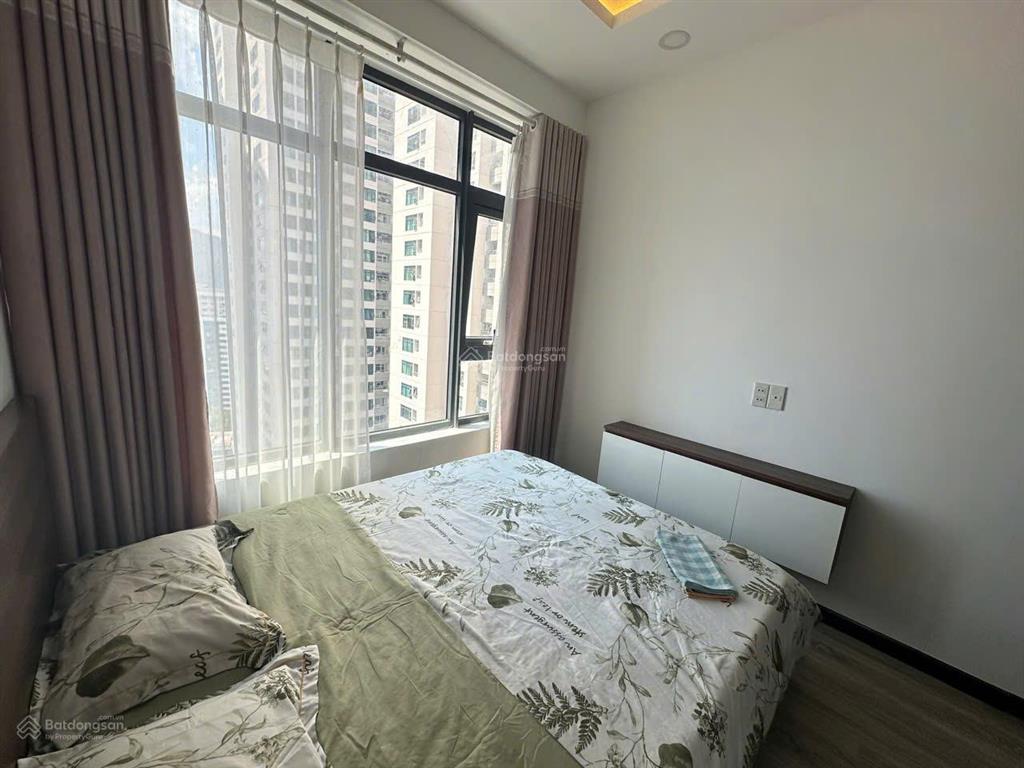 Kiều trinh  chủ cần bán nhanh căn 2306 toà oc2a, nội thất mới, view biển, 2.85 tỷ bao hết