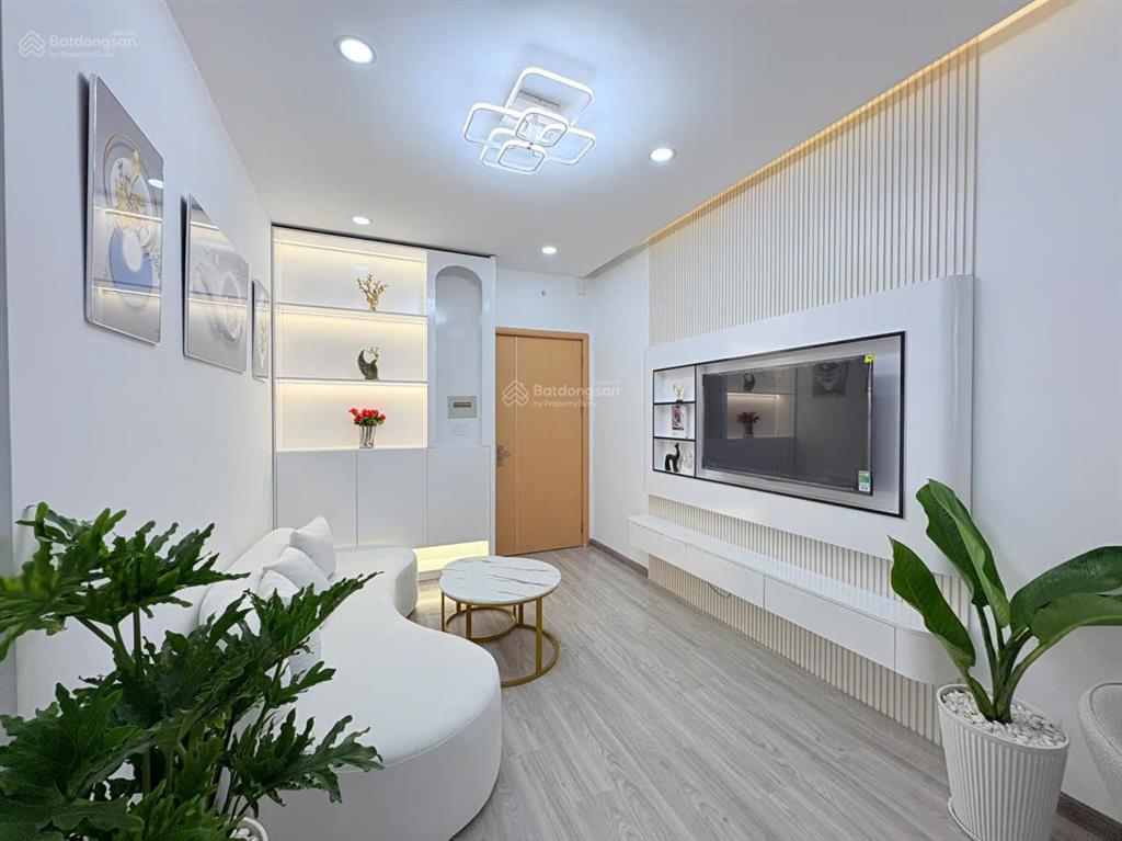 Kiều trinh  căn hộ view biển nội thất mới toà oc2a giá 3.250 tỷ, view thoáng, nội thất mới ở ngay