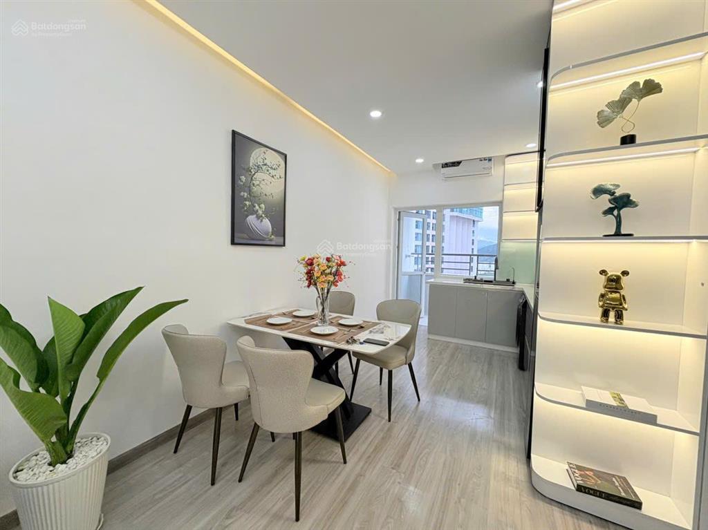 Kiều trinh  căn hộ view biển nội thất mới toà oc2a giá 3.250 tỷ, view thoáng, nội thất mới ở ngay