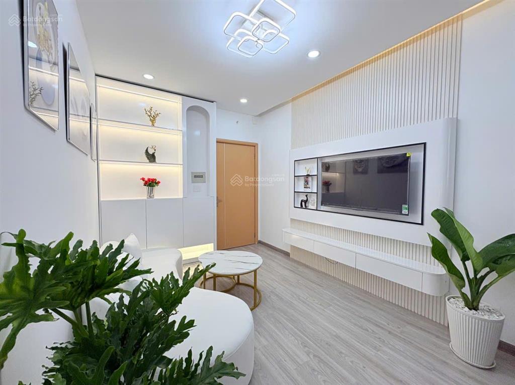 Kiều trinh  căn hộ view biển nội thất mới toà oc2a giá 3.250 tỷ, view thoáng, nội thất mới ở ngay