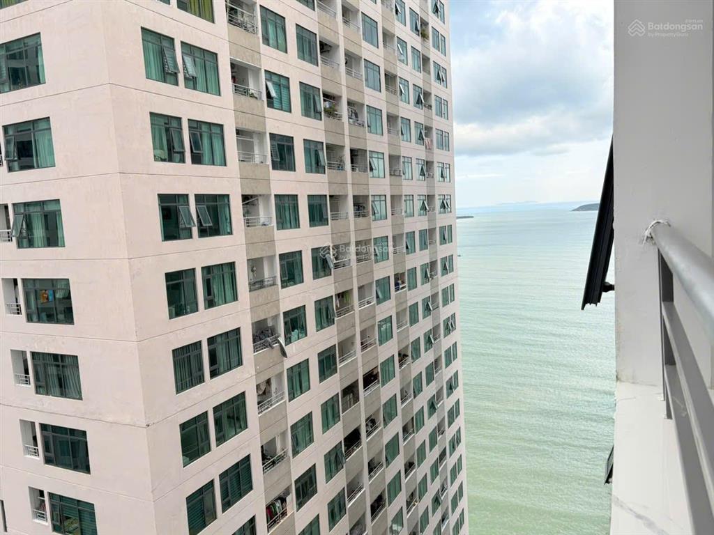 Kiều trinh  căn hộ view biển nội thất mới toà oc2a giá 3.250 tỷ, view thoáng, nội thất mới ở ngay