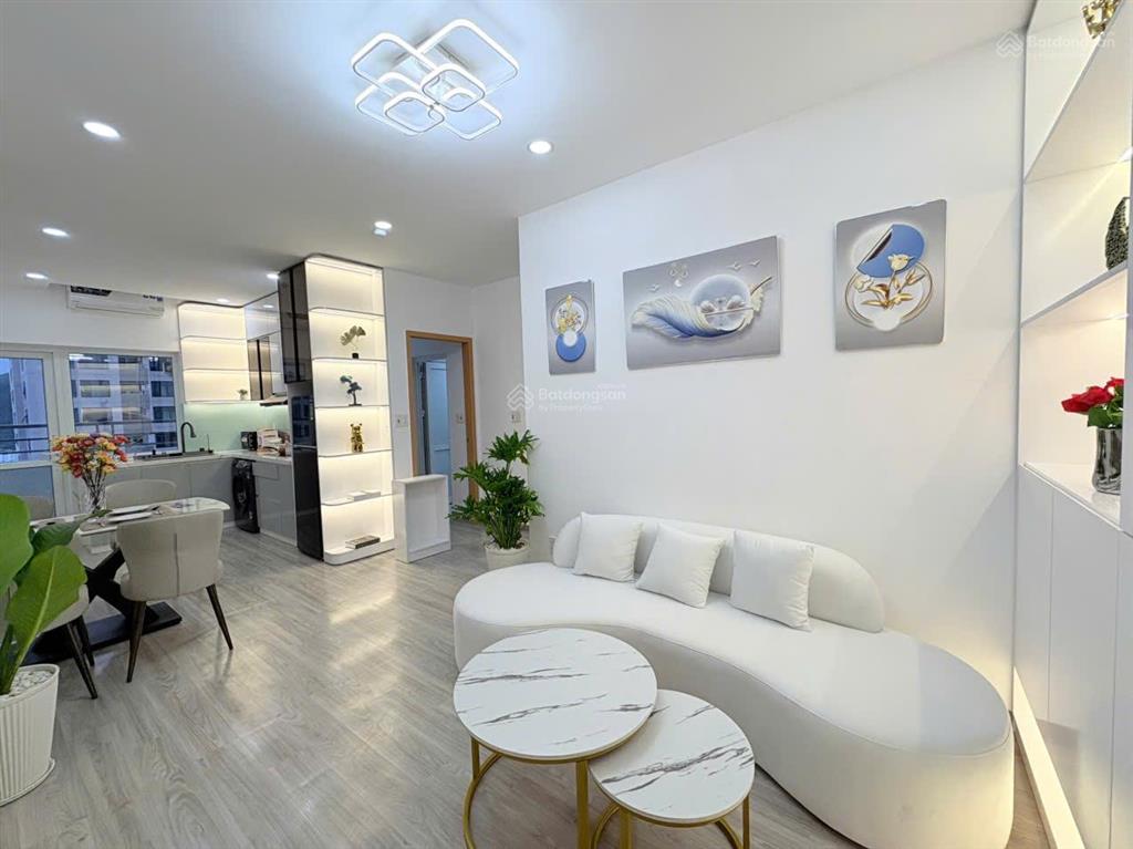 Kiều trinh  căn hộ view biển nội thất mới toà oc2a giá 3.250 tỷ, view thoáng, nội thất mới ở ngay