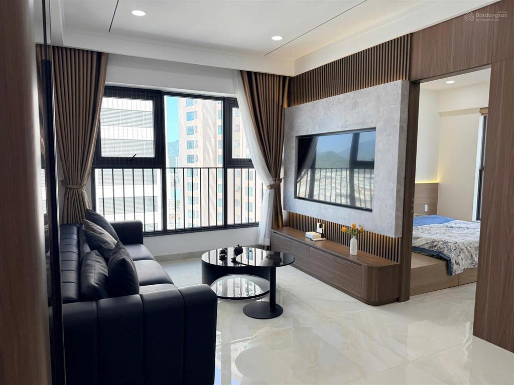 Kiều trinh  cần tiền giảm 100tr, giá 5.250 có thương lượng, 3 phòng ngủ view biển