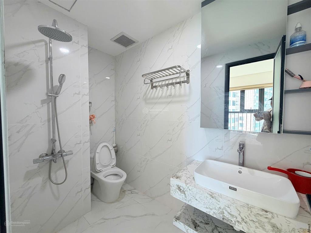 Kiều trinh  cần tiền giảm 100tr, giá 5.250 có thương lượng, 3 phòng ngủ view biển