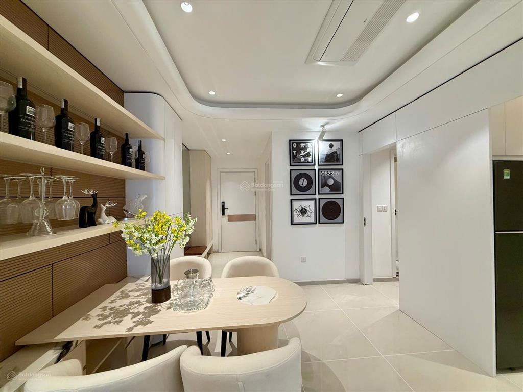 Kiều trinh căn hộ vip  tầng cao  giá mềm hiếm có view khe biển cực mát  hàng hiếm tại oc3