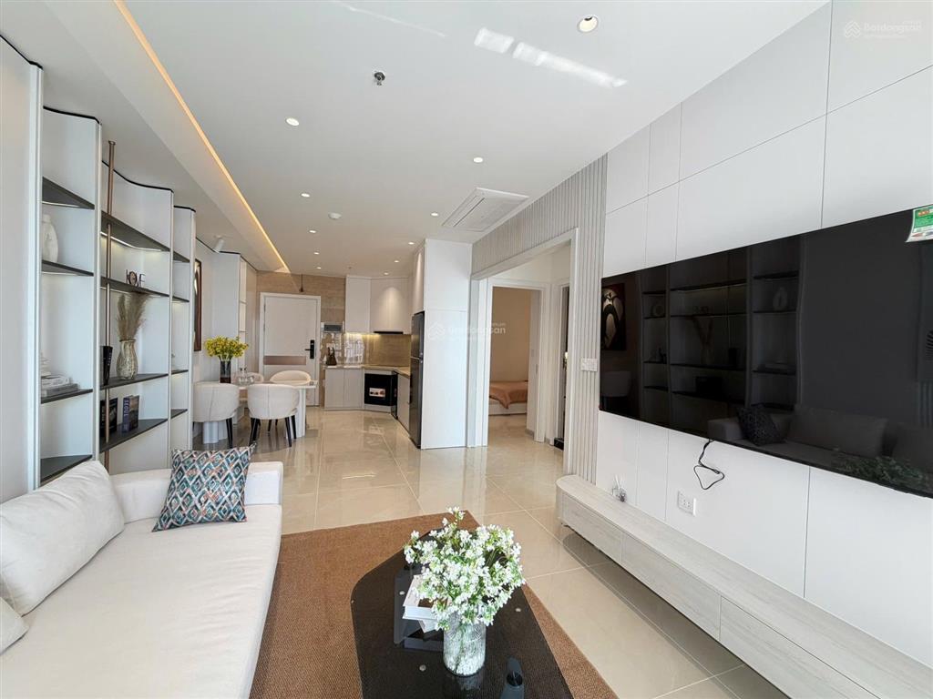 Kiều trinh  căn hộ vip tầng cao giá mềm hiếm có view biển đông nam cực mát
