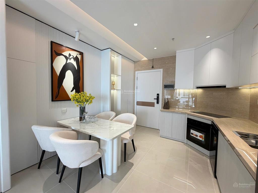 Kiều trinh  căn hộ vip tầng cao giá mềm hiếm có view biển đông nam cực mát