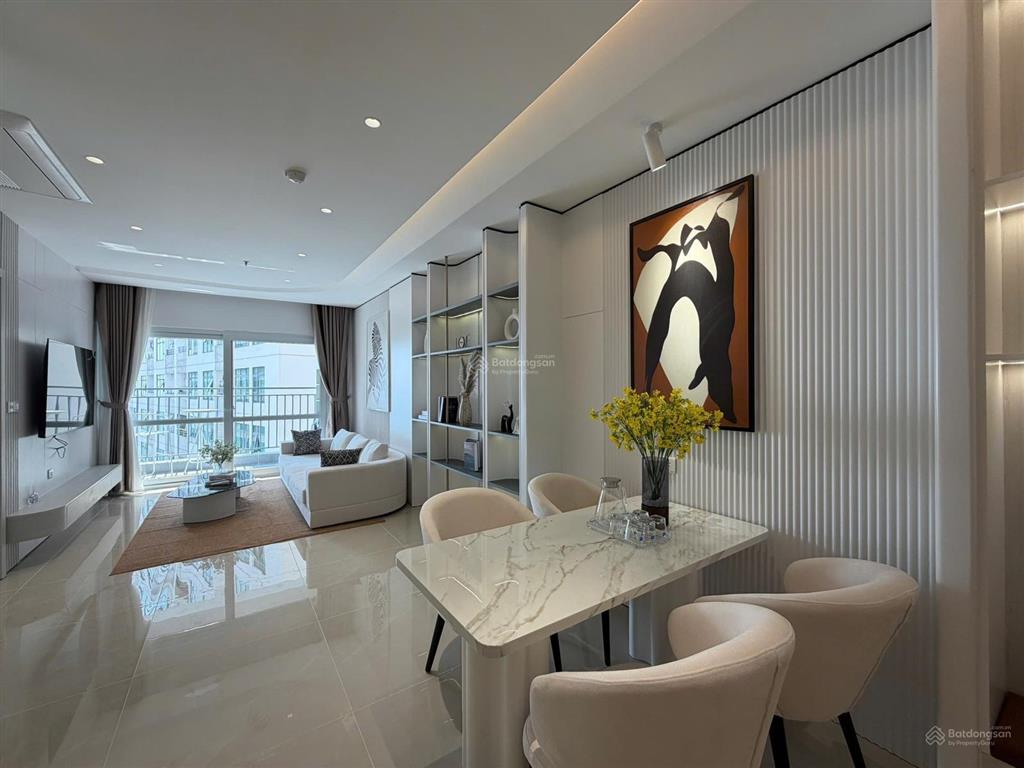 Kiều trinh  căn hộ vip tầng cao giá mềm hiếm có view biển đông nam cực mát