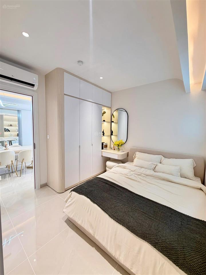 Kiều trinh  căn hộ vip tầng cao giá mềm hiếm có 3220 (căn khe biển oc3)