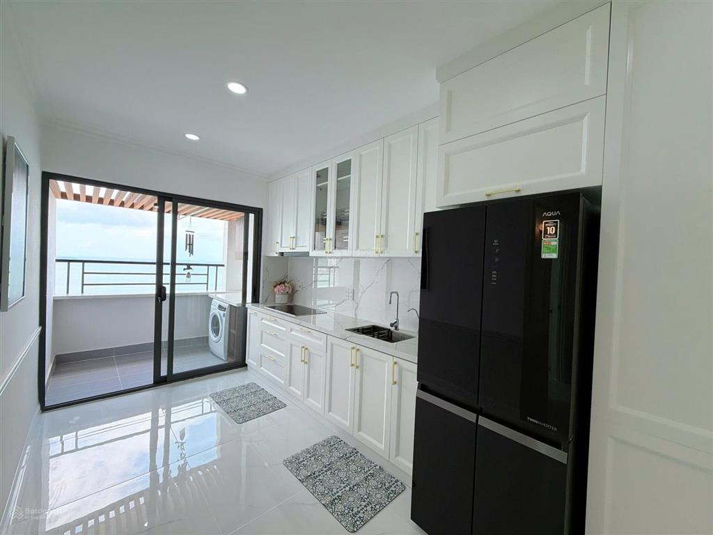 Kiều trinh  chủ gởi bán căn hộ view trực diện biển mới  đẹp  trẻ trung, hiện đại