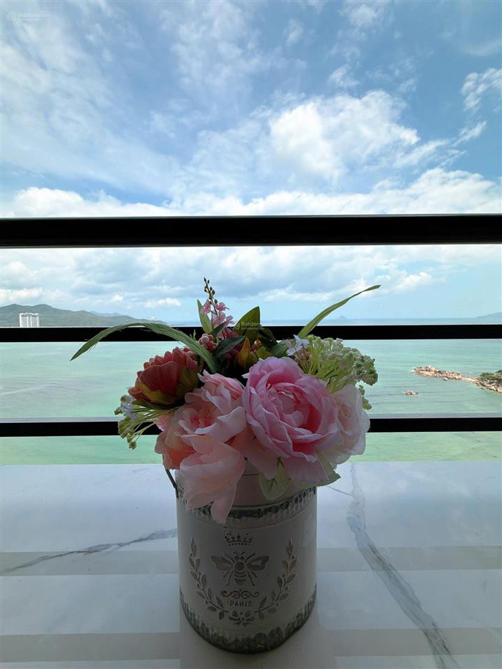 Kiều trinh  chủ gởi bán căn hộ view trực diện biển mới  đẹp  trẻ trung, hiện đại