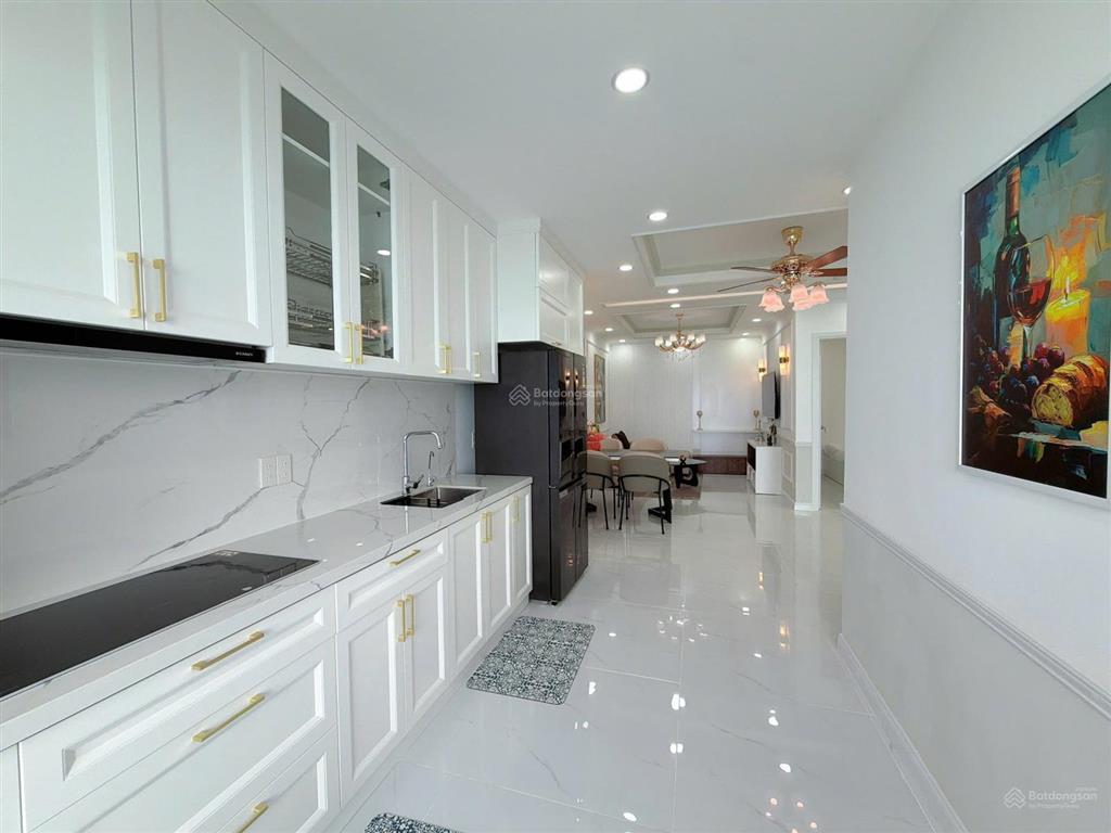 Kiều trinh  chủ gởi bán căn hộ view trực diện biển mới  đẹp  trẻ trung, hiện đại