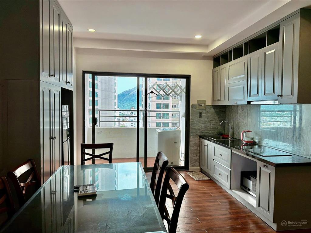 Kiều trinh chủ gởi bán 23082a  tầng 23 đẹp, view ban công nội khu và xéo biển thoáng mát cả ngày