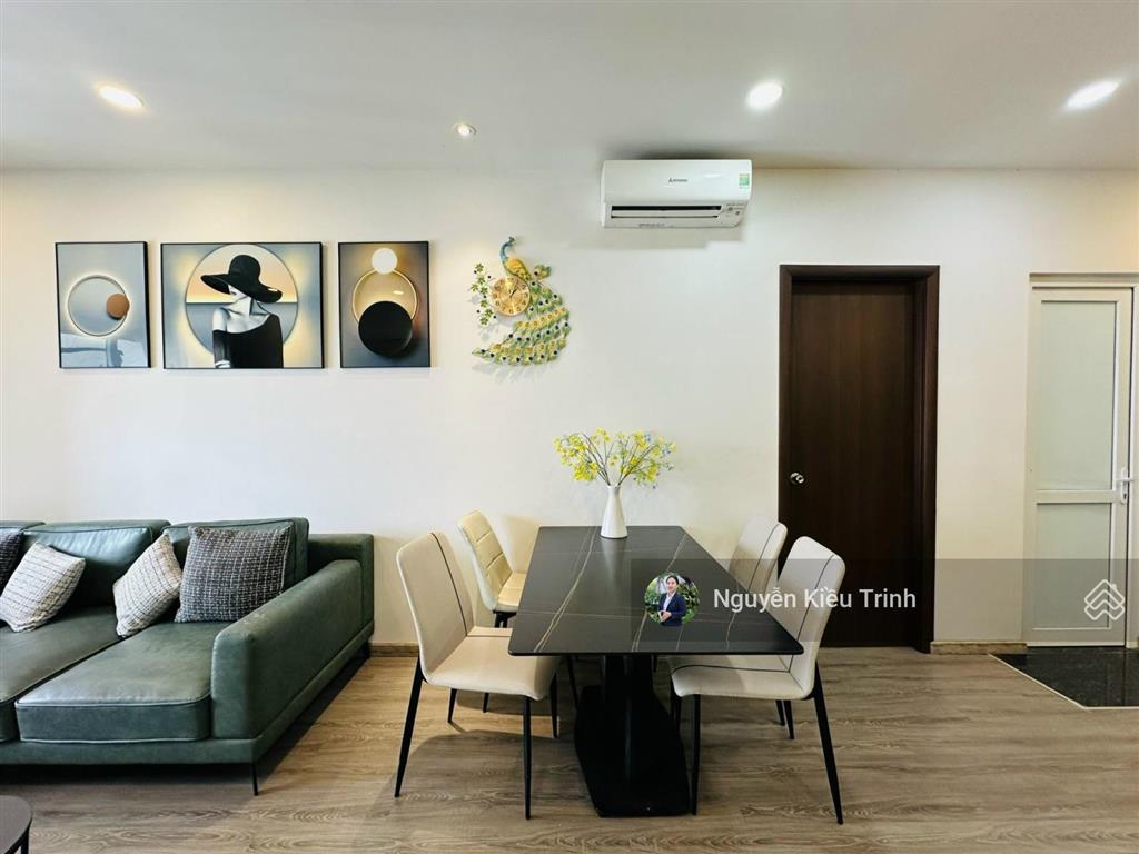 Kiều trinh  2214 chủ làm vô cùng tâm huyết 66m2 toà oc3 ban công dài