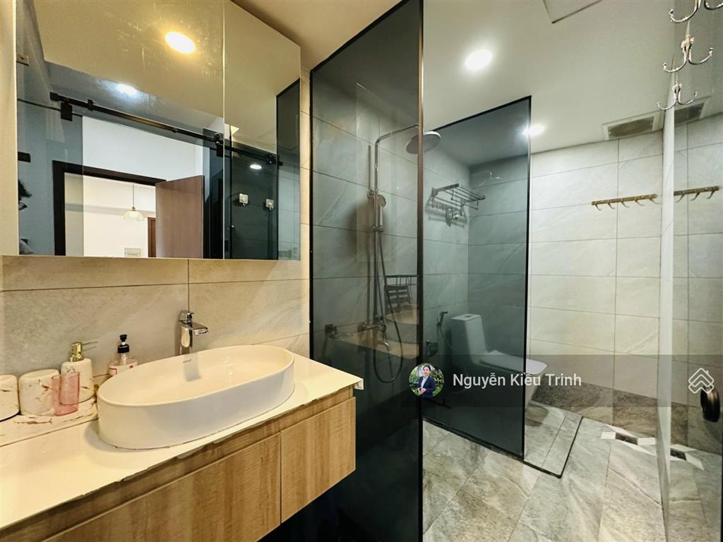 Kiều trinh  2214 chủ làm vô cùng tâm huyết 66m2 toà oc3 ban công dài