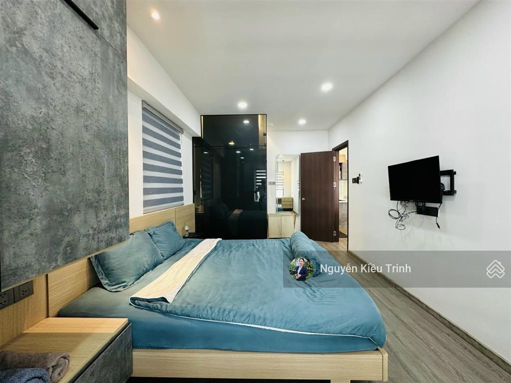 Kiều trinh  2214 chủ làm vô cùng tâm huyết 66m2 toà oc3 ban công dài