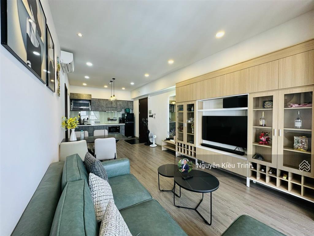 Kiều trinh  2214 chủ làm vô cùng tâm huyết 66m2 toà oc3 ban công dài