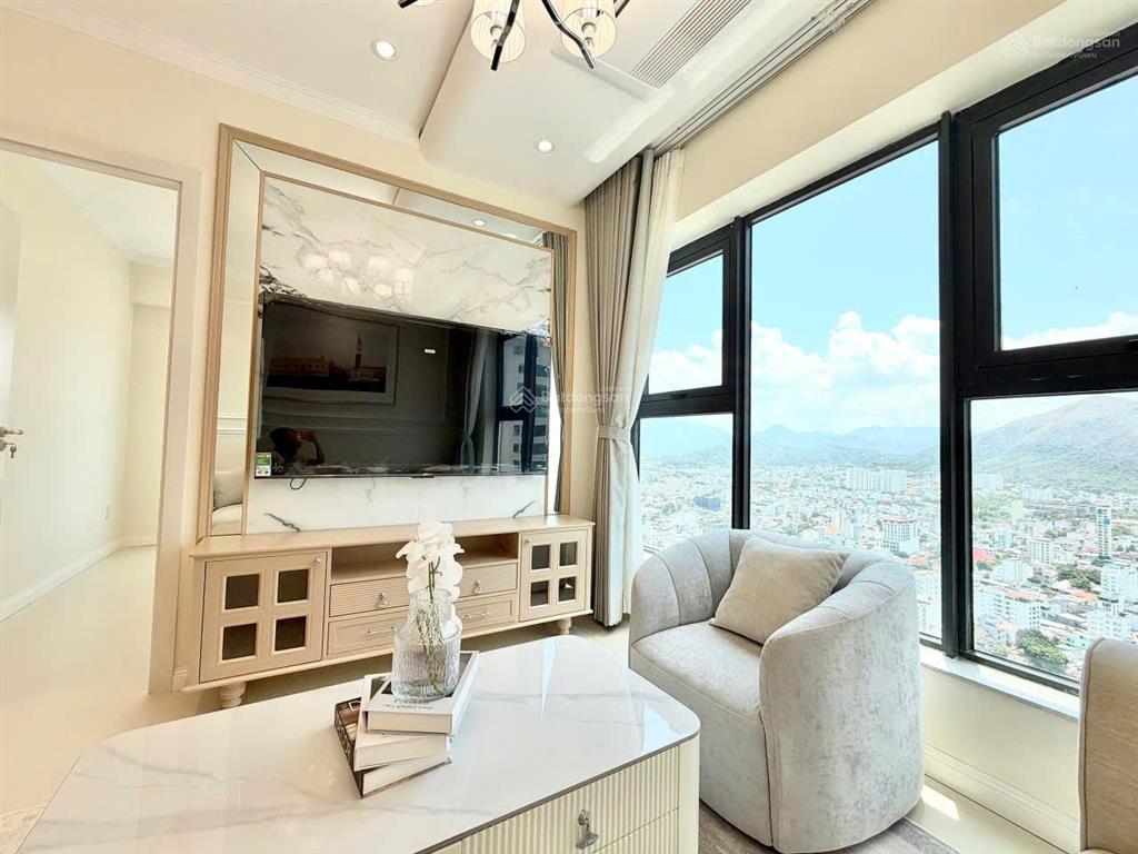 Kiều trinh  căn đẹp oc3 mường thanh viễn triều tầng 36 căn 12