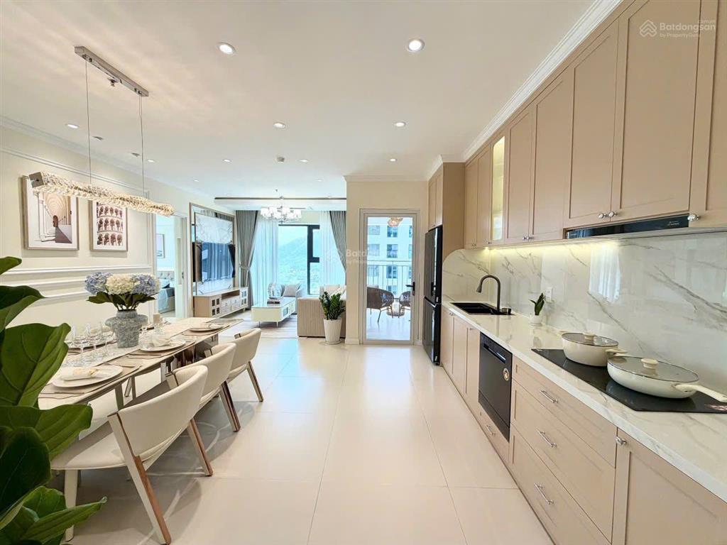 Kiều trinh  căn đẹp oc3 mường thanh viễn triều tầng 36 căn 12