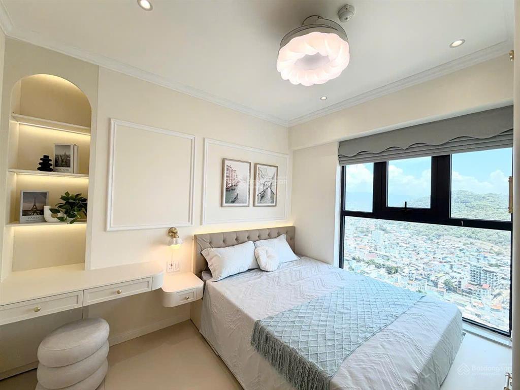 Kiều trinh  căn đẹp oc3 mường thanh viễn triều tầng 36 căn 12
