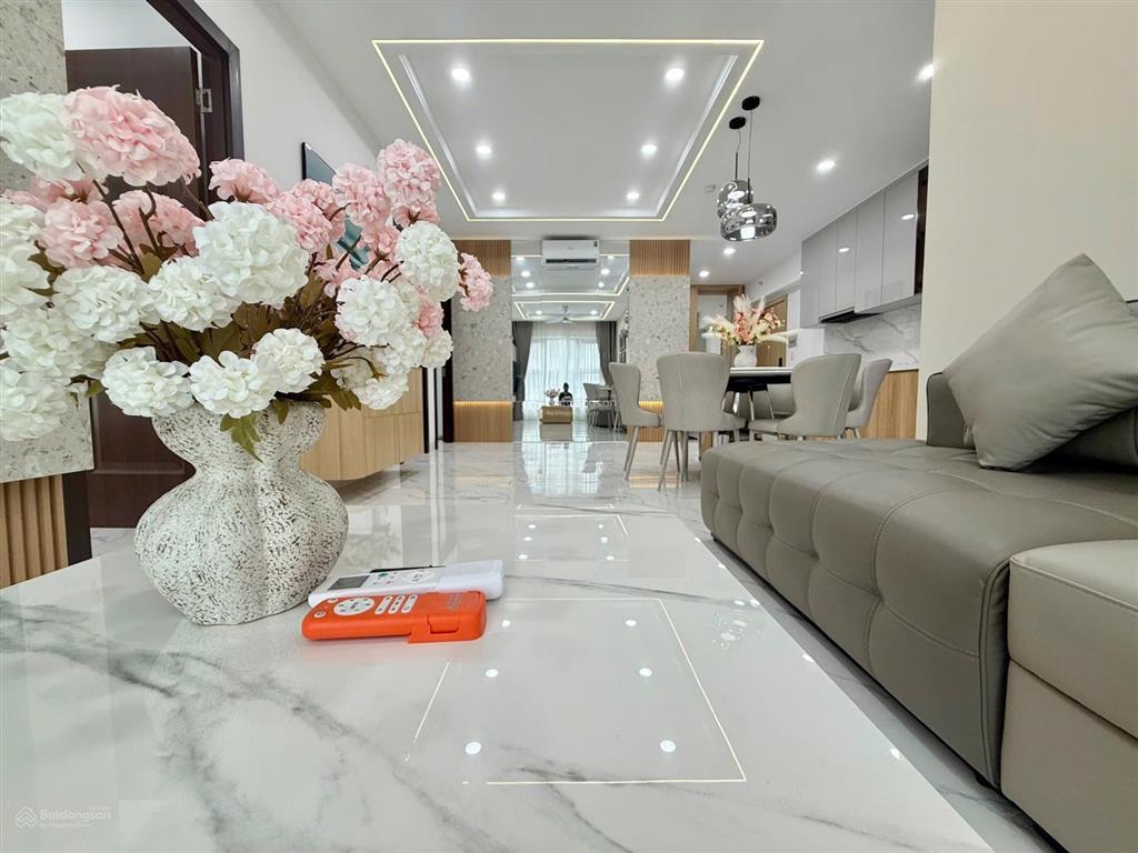 Kiều trinh  3716 hạ giá 300 triệu 89m² 3pn cho thuê 25 triệu đẹp top đầu viễn triều view biển