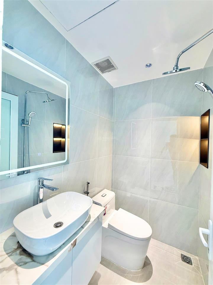 Kiều trinh  3720  2a đông nam mát mẻ  nhà đẹp cho thuê giá cao