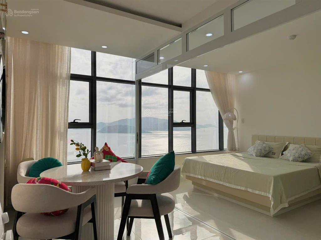 Kiều trinh  giá chỉ 3 tỷ 550 triệu quá tốt cho một căn hộ view biển, nhà đẹp, nội thất đầy đủ