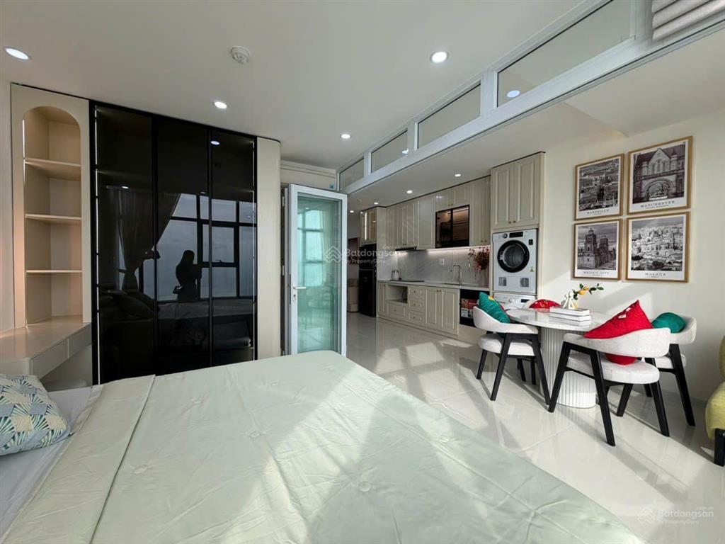 Kiều trinh  giá chỉ 3 tỷ 550 triệu quá tốt cho một căn hộ view biển, nhà đẹp, nội thất đầy đủ