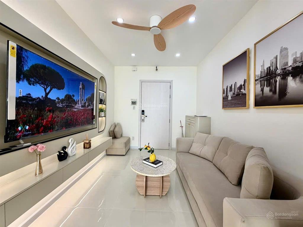 Kiều trinh  giá chỉ 3 tỷ 550 triệu quá tốt cho một căn hộ view biển, nhà đẹp, nội thất đầy đủ