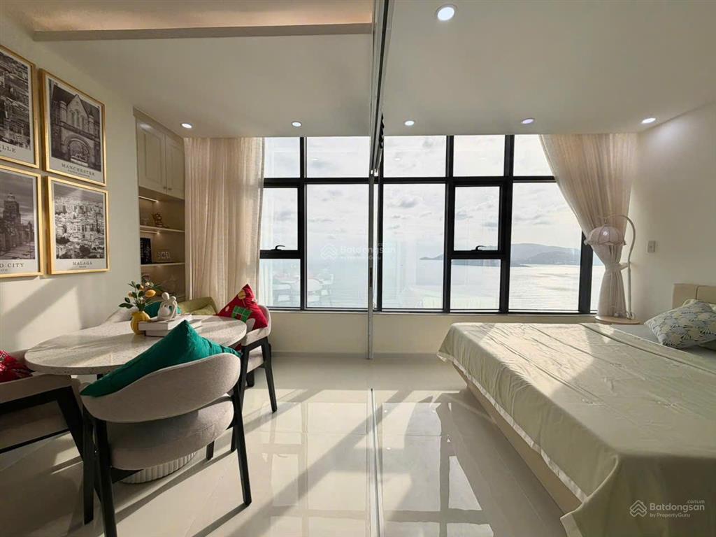 Kiều trinh  giá chỉ 3 tỷ 550 triệu quá tốt cho một căn hộ view biển, nhà đẹp, nội thất đầy đủ