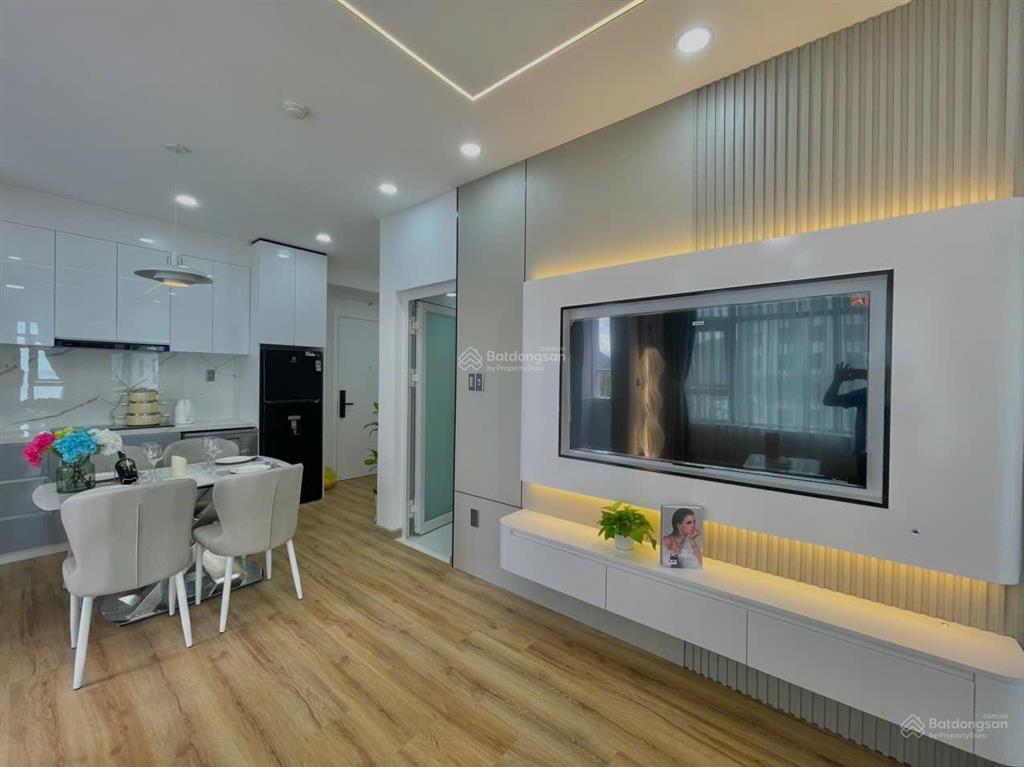 Kiều trinh2614 bán căn góc sát biển hòn chồng  2pn view biển đẹp, full nội thất, giá 3,8 tỷ