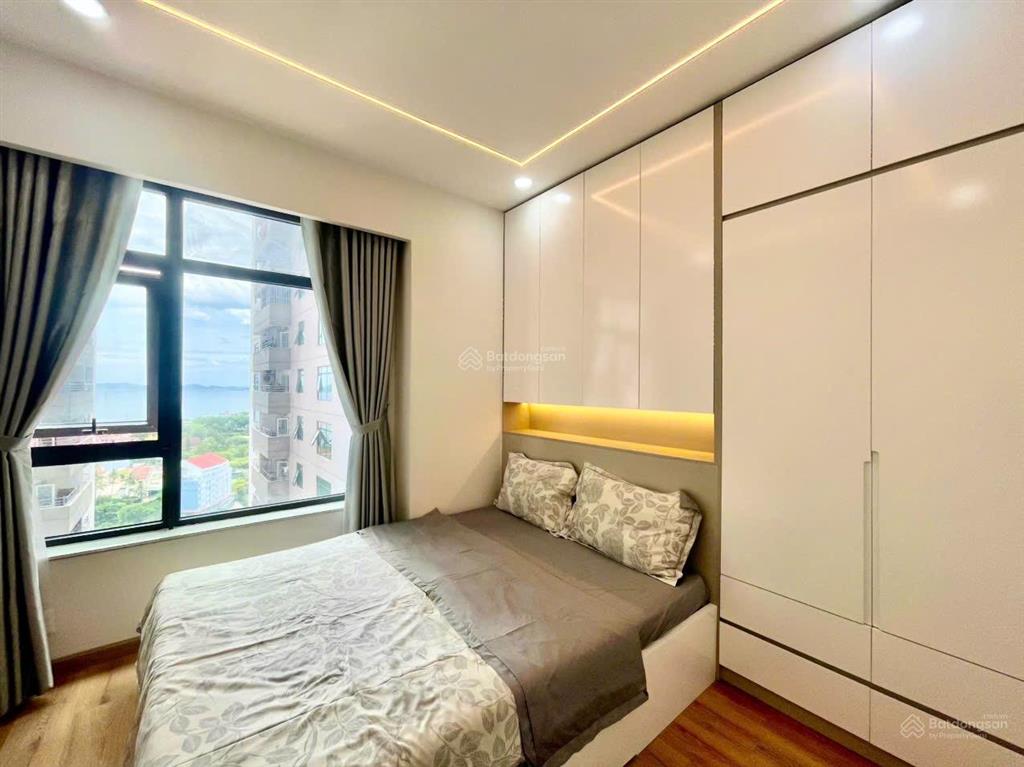 Kiều trinh2614 bán căn góc sát biển hòn chồng  2pn view biển đẹp, full nội thất, giá 3,8 tỷ