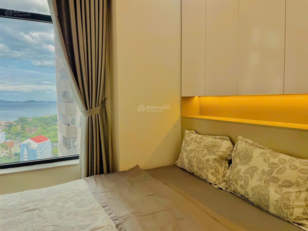 Kiều trinh2614 bán căn góc sát biển hòn chồng  2pn view biển đẹp, full nội thất, giá 3,8 tỷ