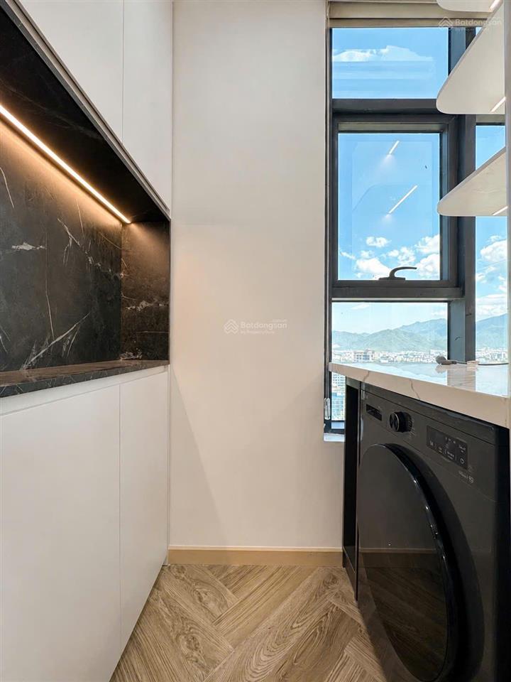 Căn hộ 44m2 view biển đông nam giá 2,9 tỷ mường thanh 60 trần phú nha trang