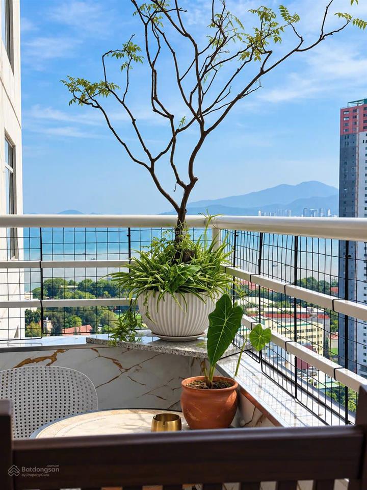 Kiều trinh  chủ bán căn hộ 2pn view biển thênh thang, full nội thất, ở ngay