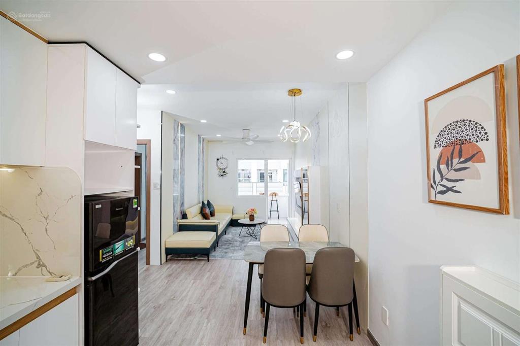 Kiều trinh tiết lộ căn giá hời! 59m2 đông nam view xéo biển, giảm sốc 600 triệu