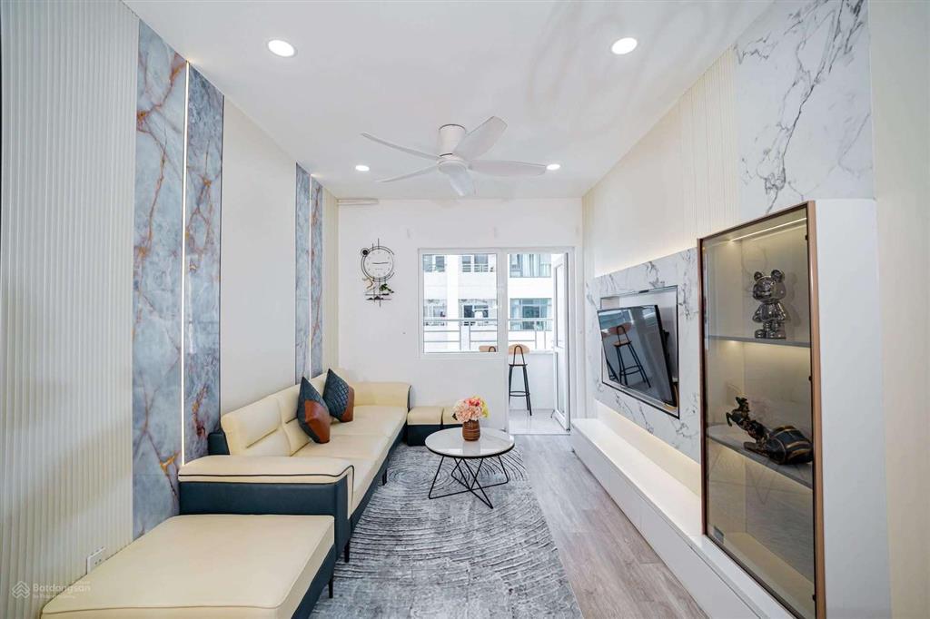 Kiều trinh tiết lộ căn giá hời! 59m2 đông nam view xéo biển, giảm sốc 600 triệu