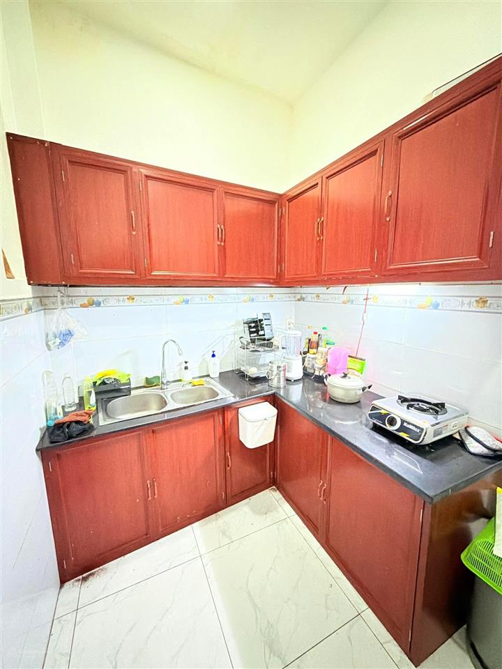 Bán nhà mặt tiền kd mã lò, gần khu tên lửa. 5mx17m, tầng trệt cho thuê 240tr/năm.