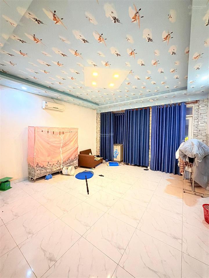 Bán nhà mặt tiền kd mã lò, gần khu tên lửa. 5mx17m, tầng trệt cho thuê 240tr/năm.
