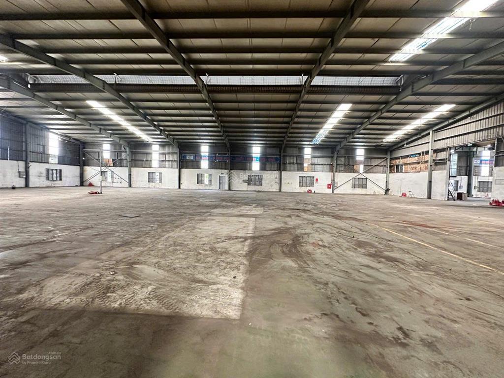 Cho thuê 6000m2 kho xưởng ở mê linh, pháp lí chuẩn, có pccc, giá 100k/m2/th.  0965 730 ***